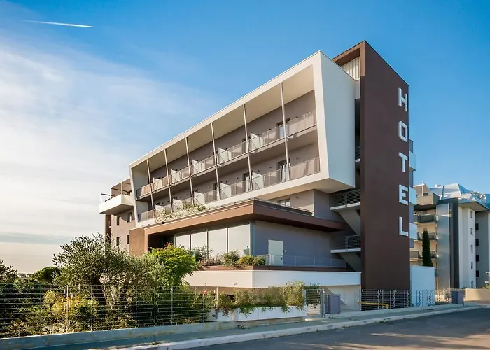 Fuori Le Mura فندق ألتامورا